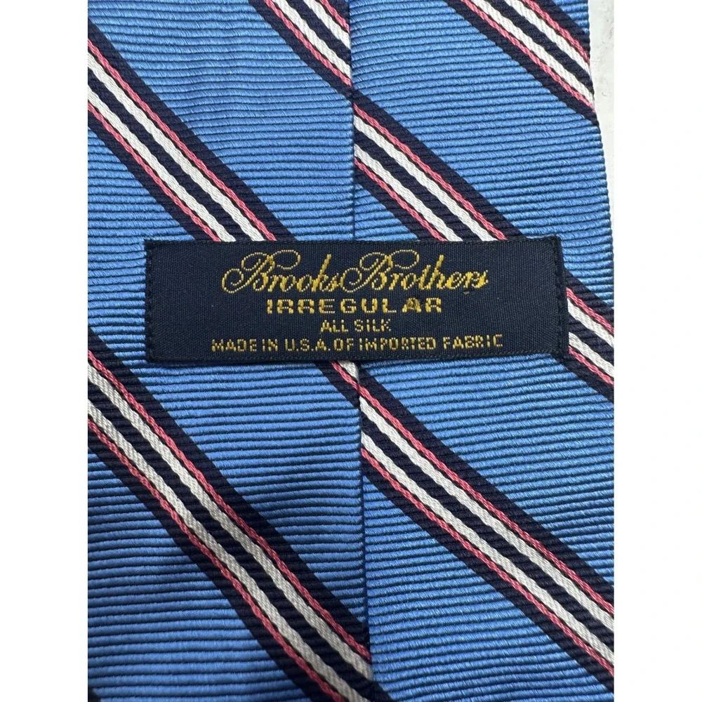 Brooks Brothers 100%Silk Necktie Striped Blue Burgundy Menswear Business Fashion